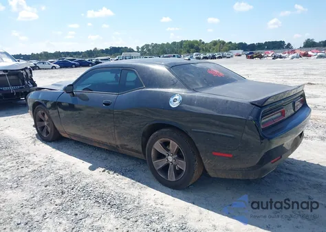 2018 Dodge Challenger Sxt z USA, uszkodzony, nr VIN 2C3CDZAGXJH242121